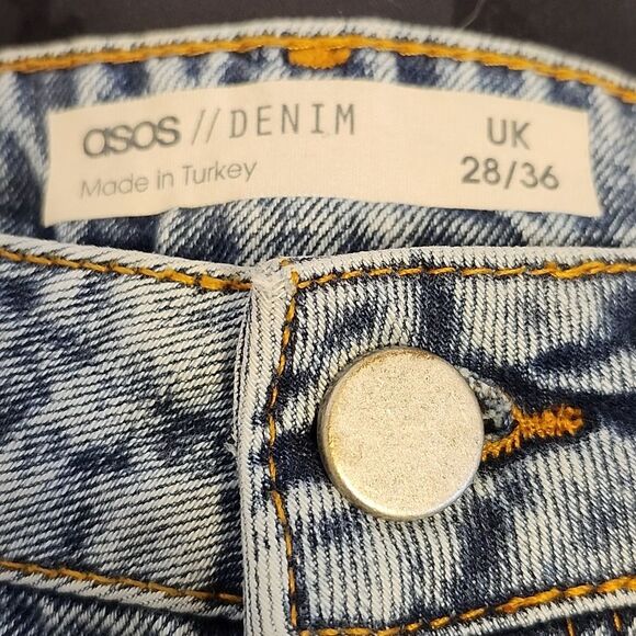 asos 100% cotton acid washed barrel leg super high rise button fly jeans, 28 - Picture 4 of 8